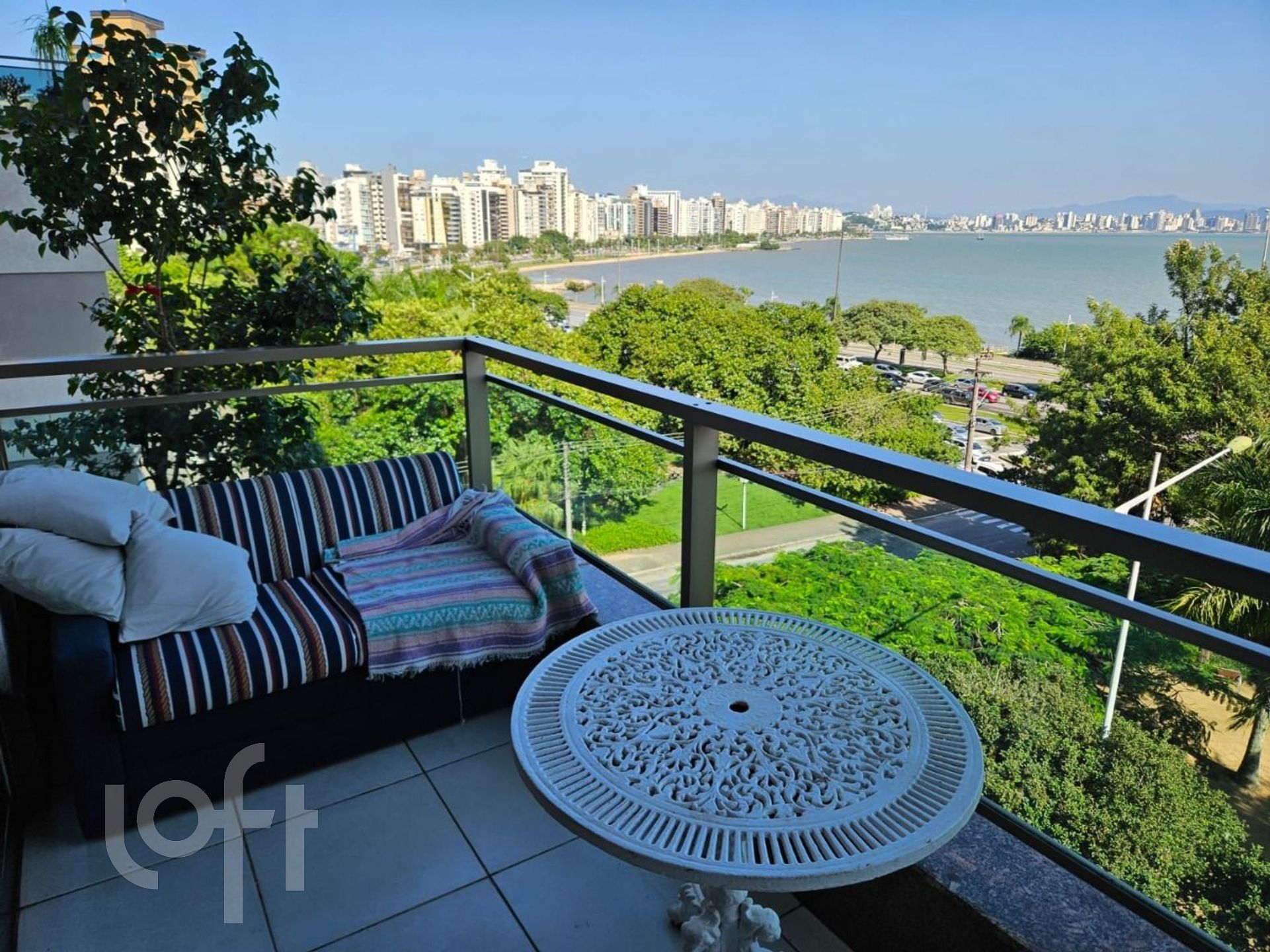 Apartamento à venda em Agronômica com 178 m², 2 quartos, 1 suíte, 2 vagas