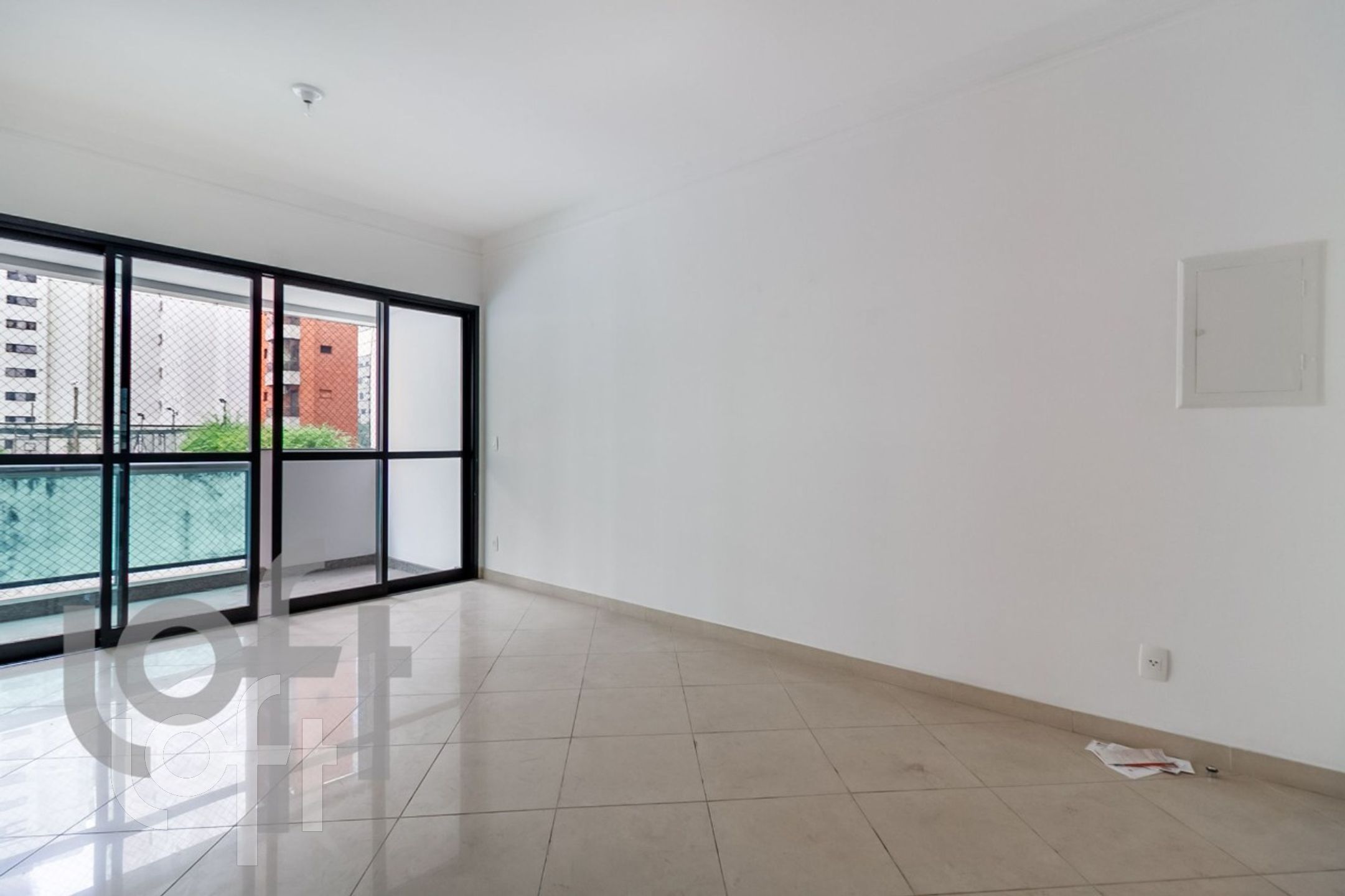 Apartamento à venda com 2 quartos, 70m² - Foto 2