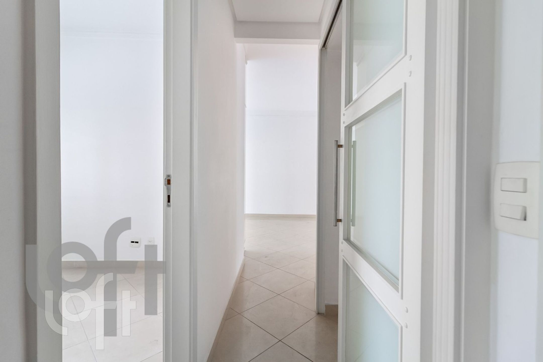 Apartamento à venda com 2 quartos, 70m² - Foto 17