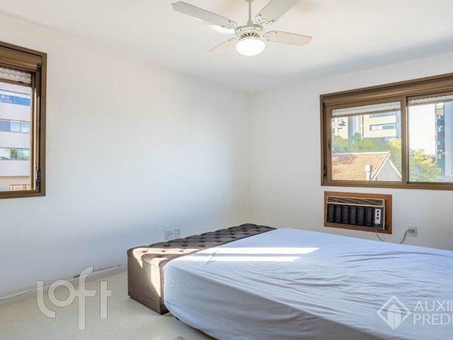 Apartamento com 73m², 2 dormitórios, 1 suíte, 1 vaga, Petrópolis em Porto Alegre