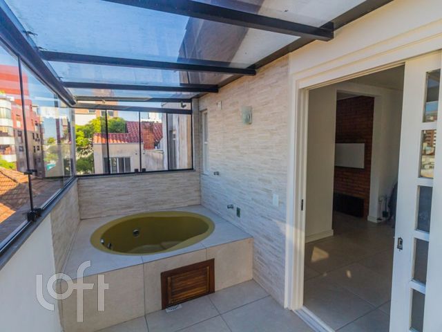 Apartamento com 87m², 1 dormitório, 1 vaga, Rio Branco em Porto Alegre