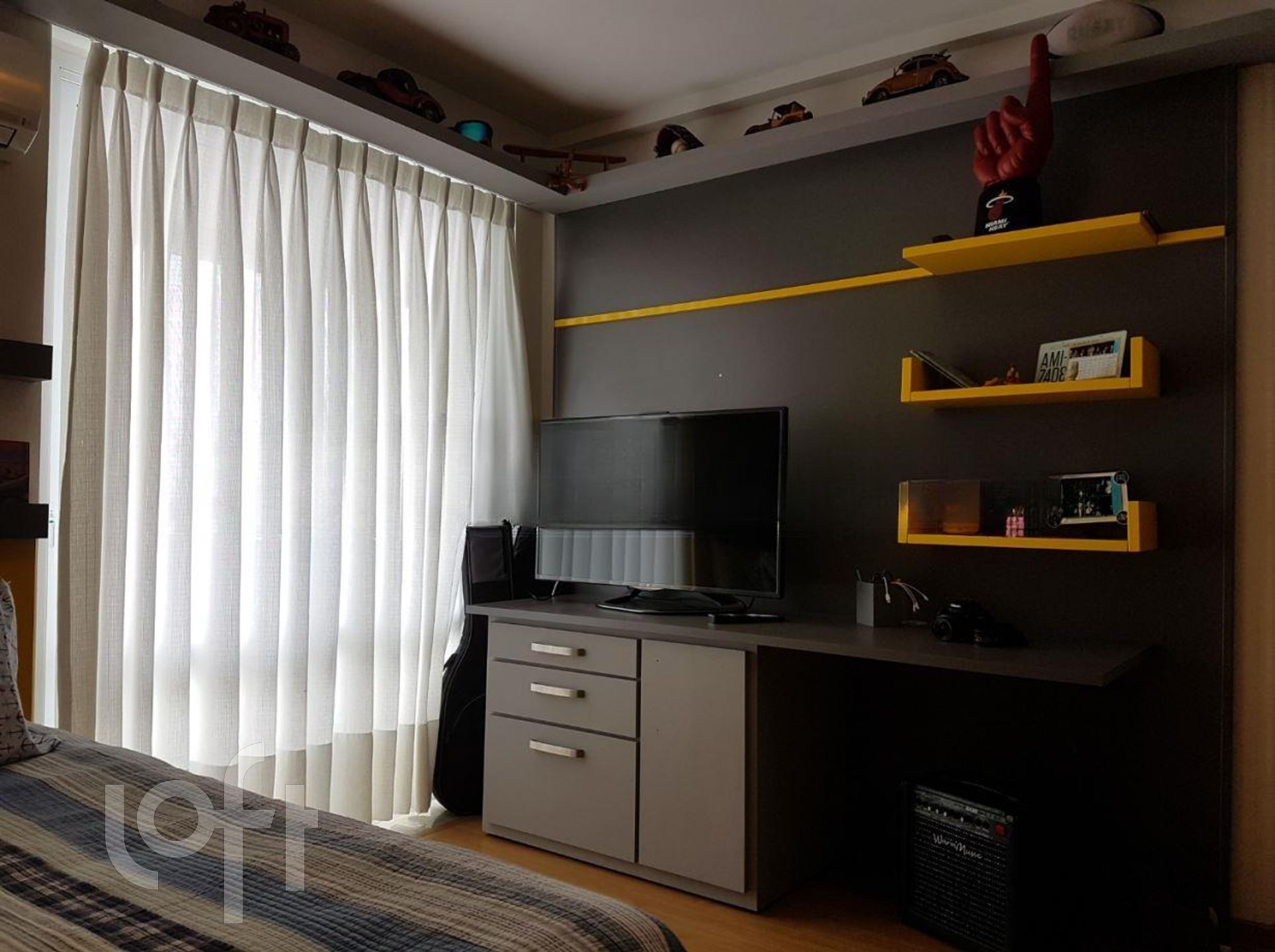 Apartamento à venda com 3 quartos, 264m² - Foto 2