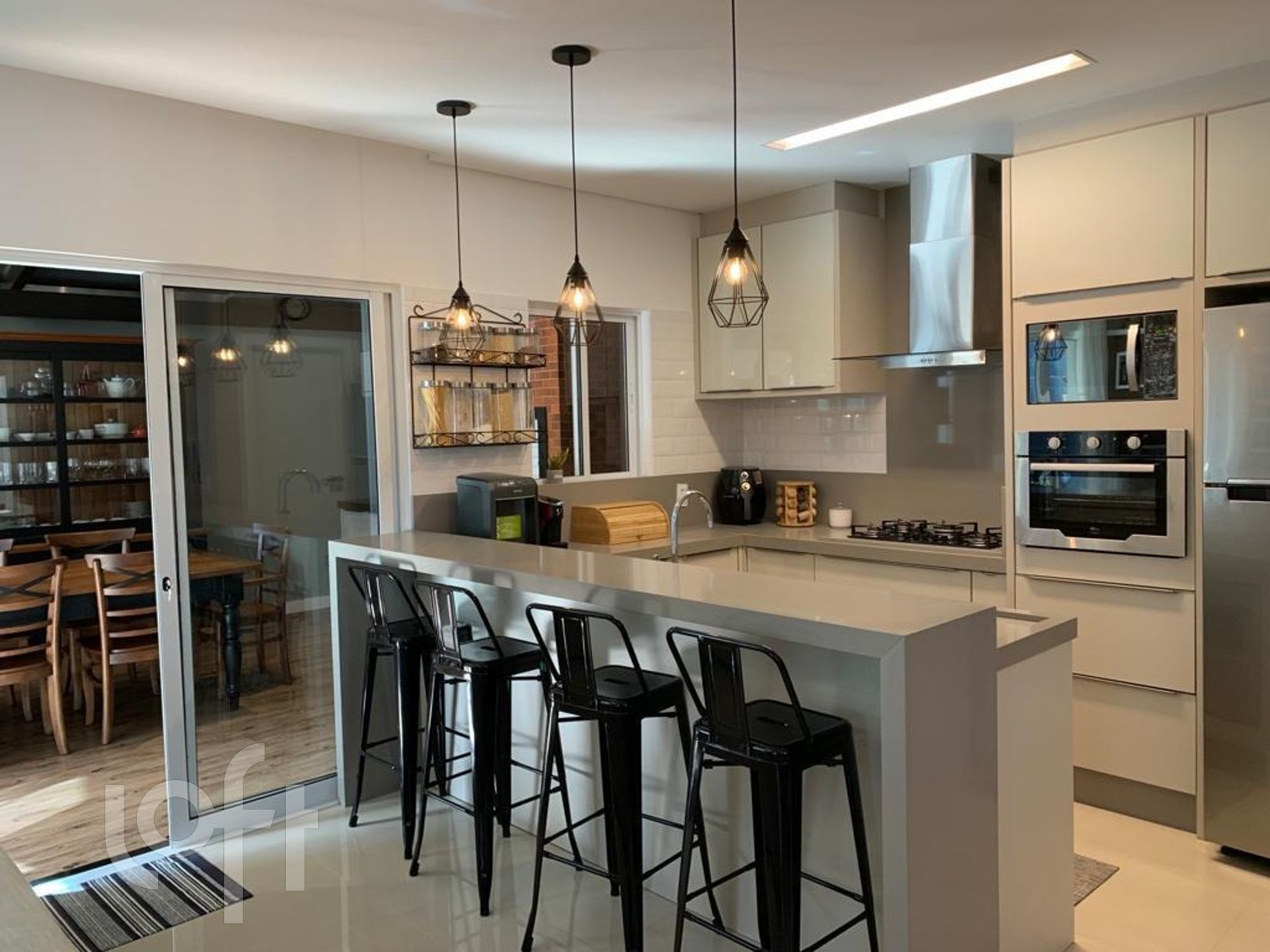 Casa à venda em Barra com 164 m², 3 quartos, 1 suíte, 2 vagas