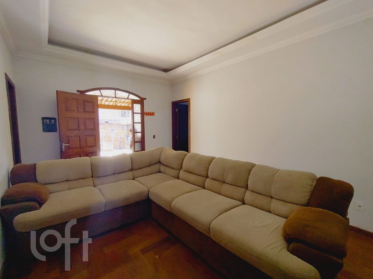 Casa à venda com 3 quartos, 244m² - Foto 1