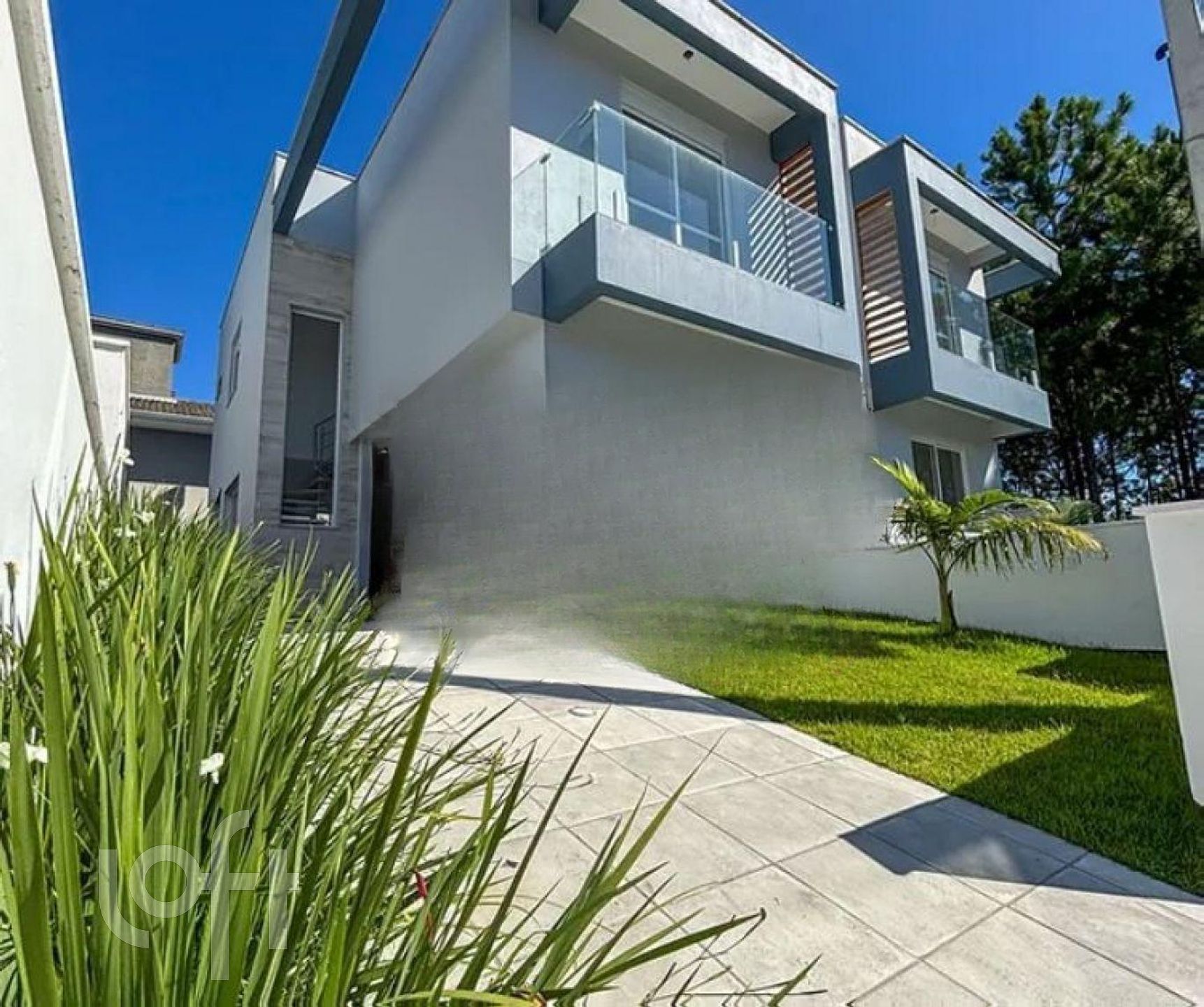 Casa à venda em Campeche Central com 127 m², 3 quartos, 2 suítes, 2 vagas