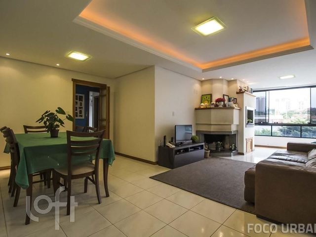 Apartamento com 105m², 3 dormitórios, 1 suíte, 2 vagas, Boa Vista em Porto Alegre