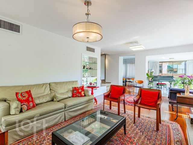 Apartamento com 228m², 3 dormitórios, 1 suíte, 3 vagas, Moinhos de Vento em Porto Alegre