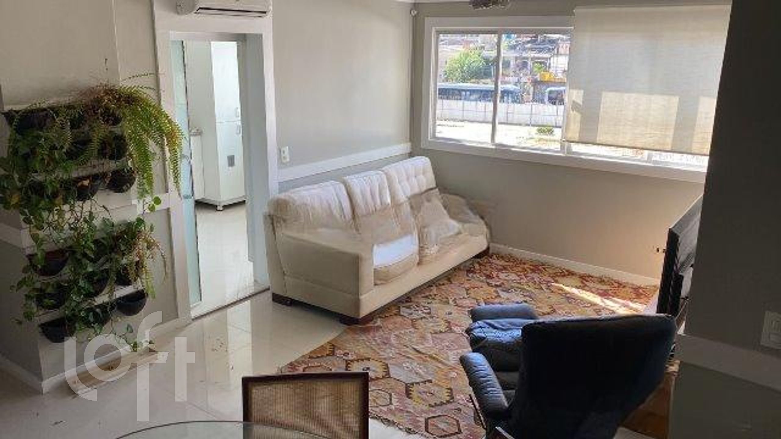 Apartamento à venda com 2 quartos, 70m² - Foto 1