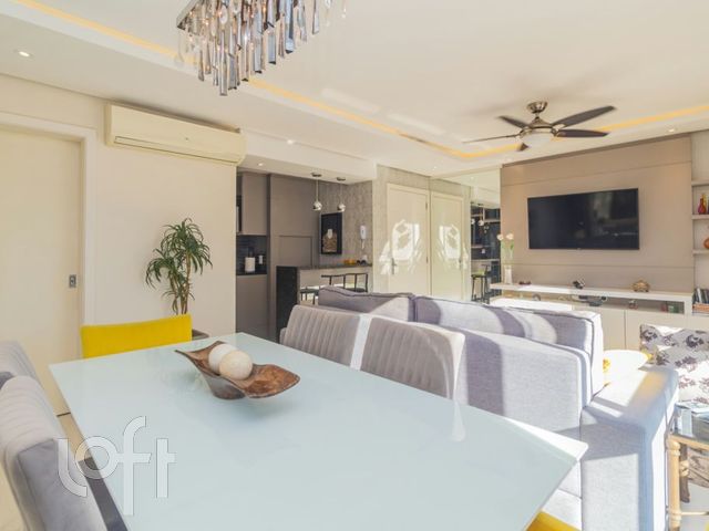 Apartamento com 86m², 3 dormitórios, 1 suíte, 2 vagas, Menino Deus em Porto Alegre