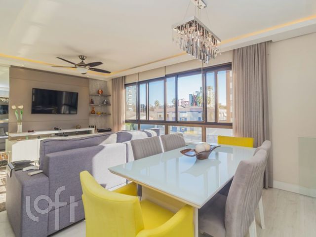 Apartamento com 86m², 3 dormitórios, 1 suíte, 2 vagas, Menino Deus em Porto Alegre