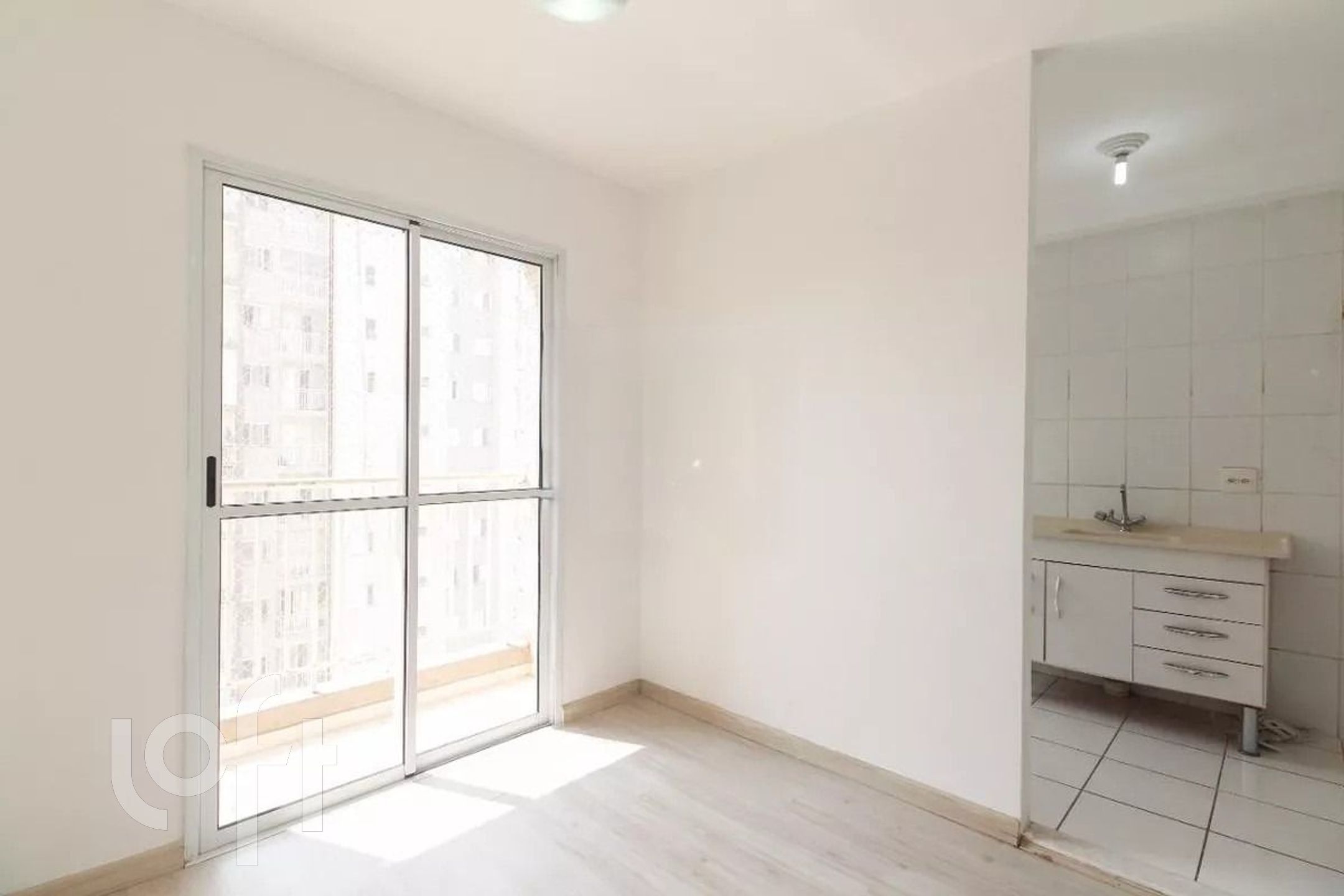 Apartamento à venda com 3 quartos, 66m² - Foto 1