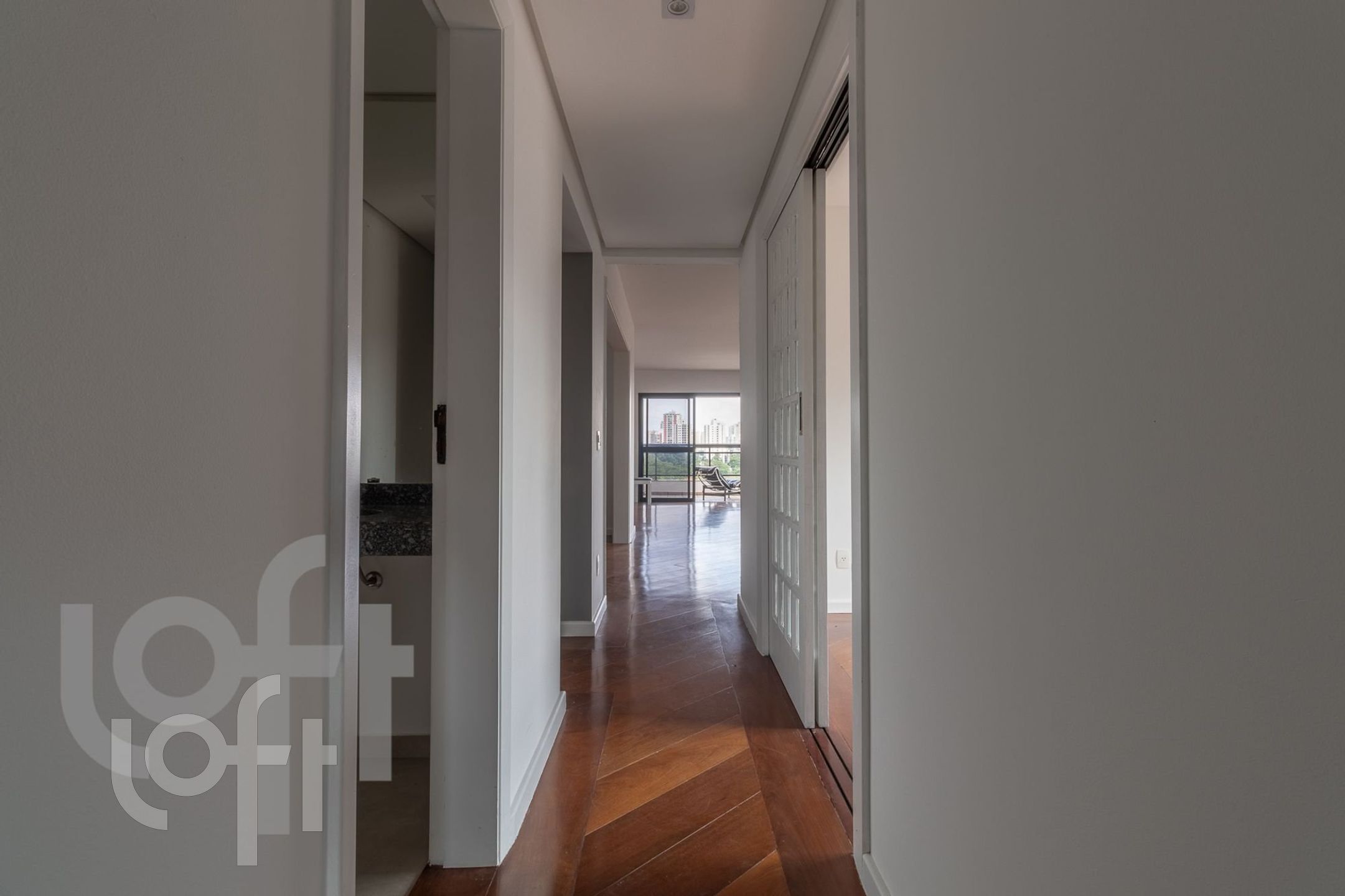 Apartamento à venda com 4 quartos, 246m² - Foto 15