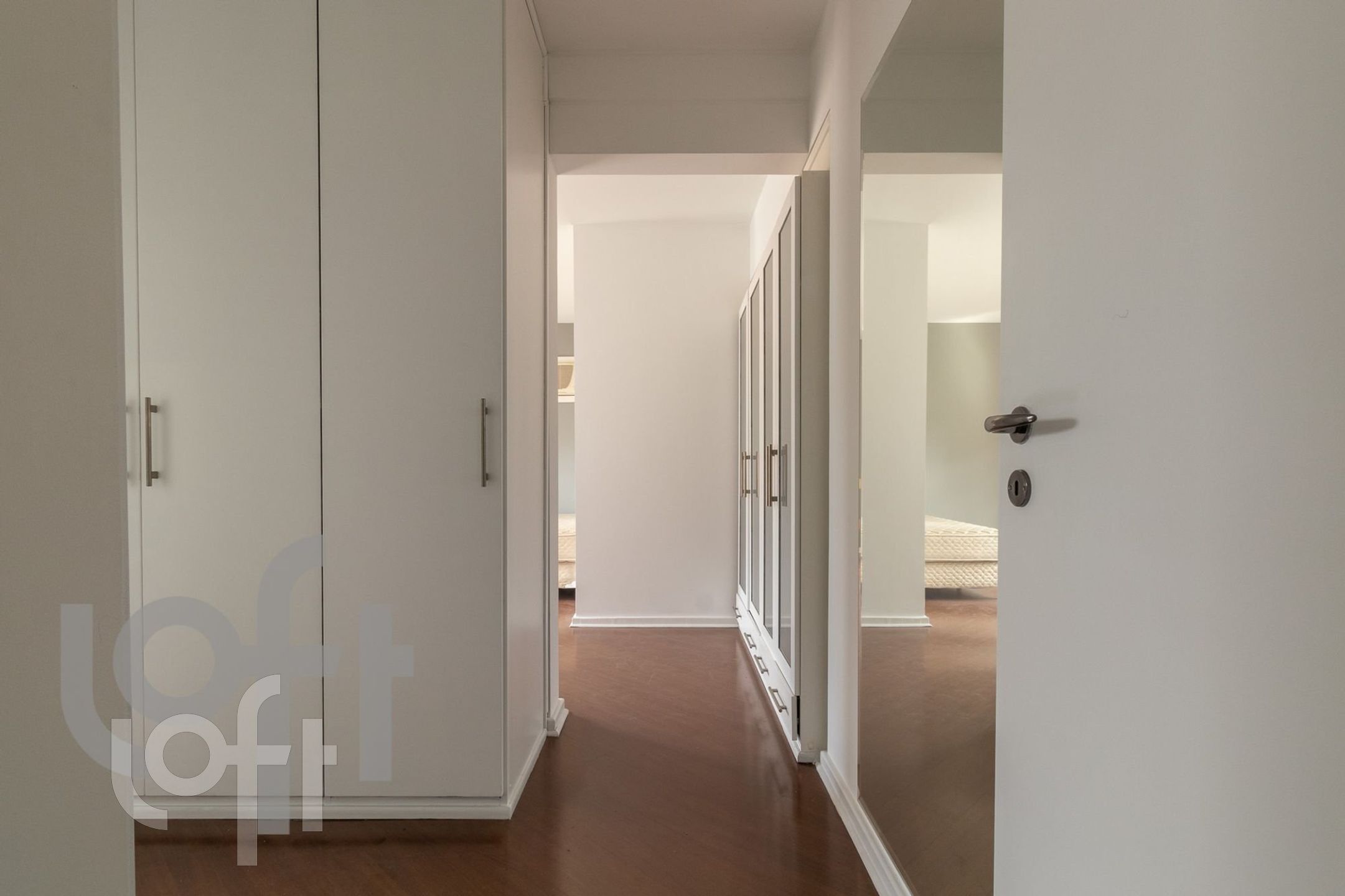 Apartamento à venda com 4 quartos, 246m² - Foto 9