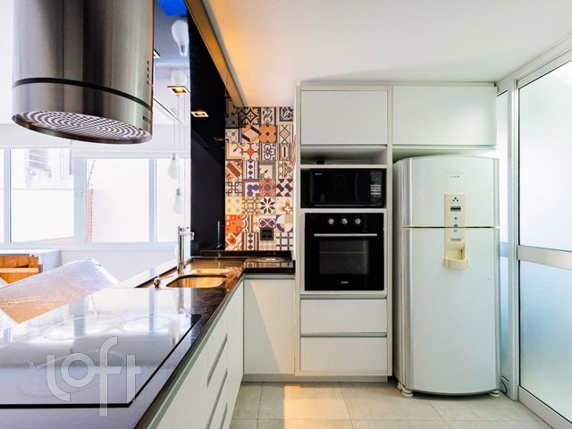 Apartamento com 93m², 1 dormitório, 2 vagas, Petrópolis em Porto Alegre