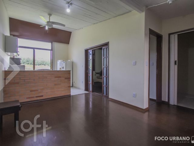 Casa com 333m², 5 dormitórios, 1 suíte, 4 vagas, Petrópolis em Porto Alegre