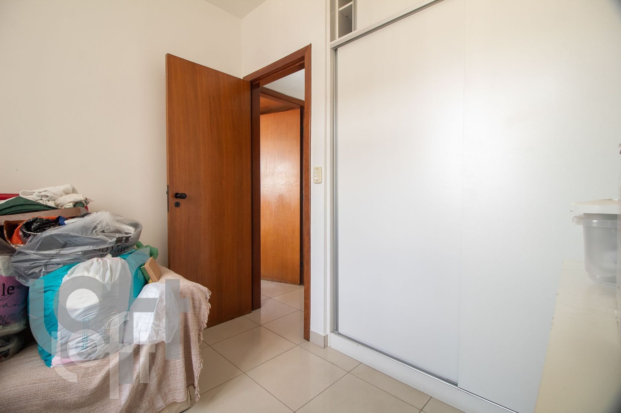 Apartamento à venda com 5 quartos, 140m² - Foto 2