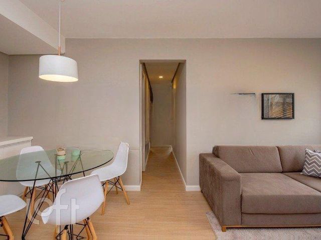 Apartamento com 65m², 3 dormitórios, 1 suíte, 1 vaga, Petrópolis em Porto Alegre