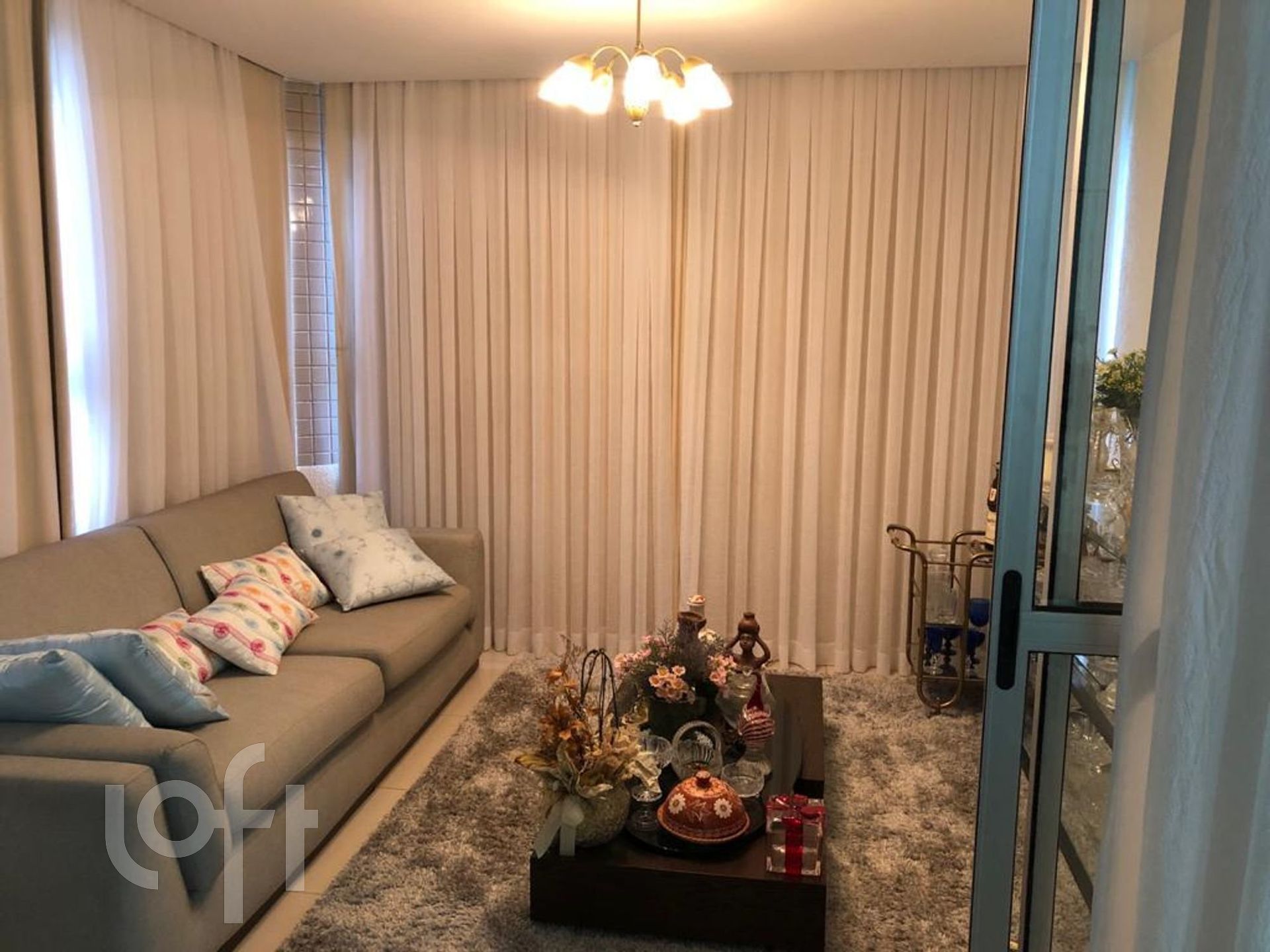 Apartamento à venda com 4 quartos, 166m² - Foto 1