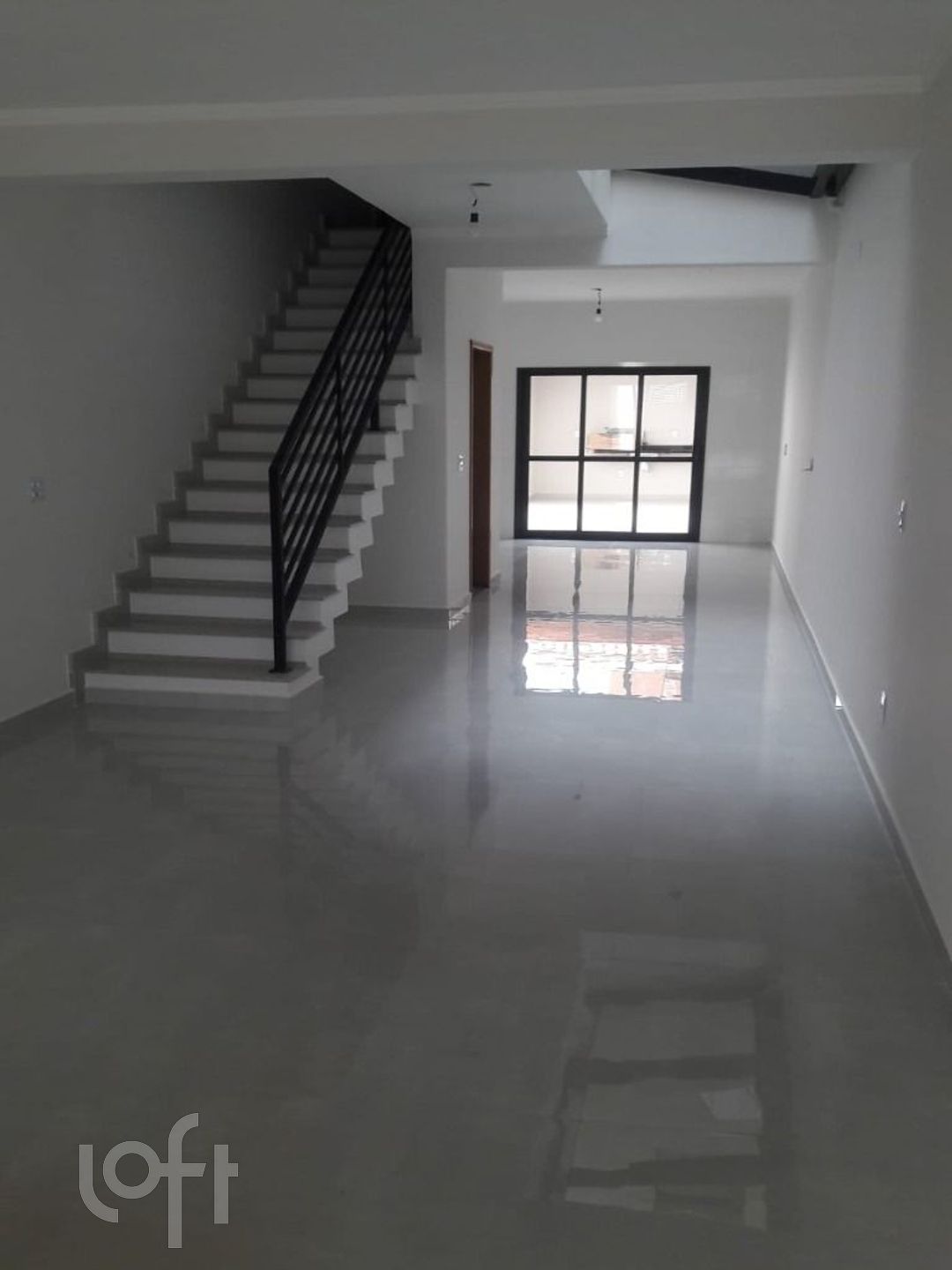 Casa à venda com 3 quartos, 115m² - Foto 2