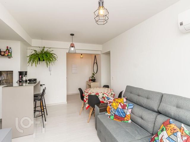 Apartamento com 75m², 3 dormitórios, 1 suíte, 2 vagas, Santana em Porto Alegre