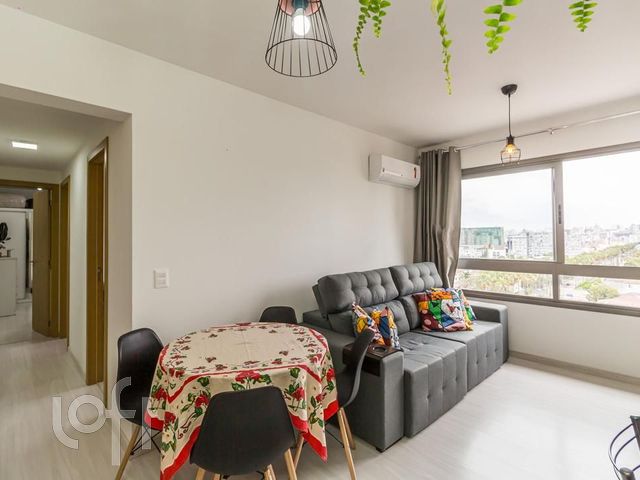 Apartamento com 75m², 3 dormitórios, 1 suíte, 2 vagas, Santana em Porto Alegre