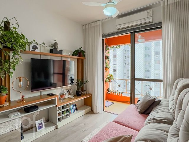 Apartamento com 74m², 3 dormitórios, 1 vaga, Chácara das Pedras em Porto Alegre