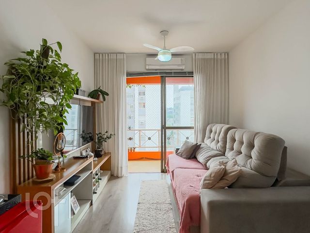 Apartamento com 74m², 3 dormitórios, 1 vaga, Chácara das Pedras em Porto Alegre