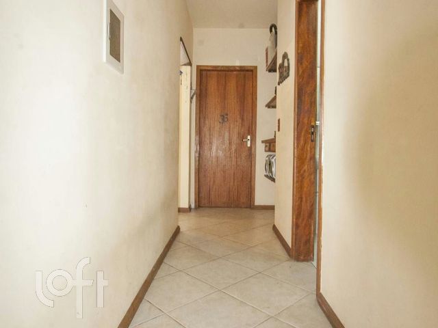 Casa com 180m², 3 dormitórios, 1 suíte, 5 vagas, Santana em Porto Alegre