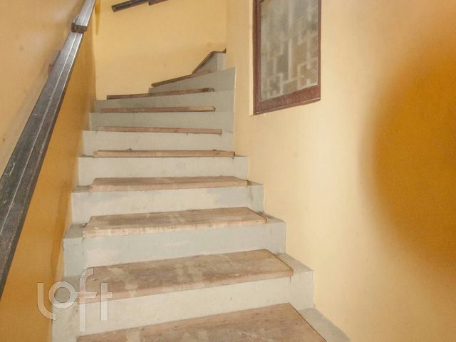 Casa com 180m², 3 dormitórios, 1 suíte, 5 vagas, Santana em Porto Alegre