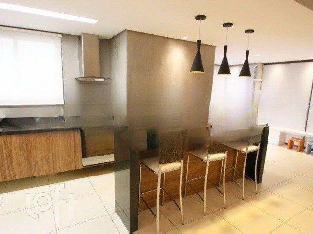 Apartamento com 95m², 2 dormitórios, 2 suítes, 2 vagas, Petrópolis em Porto Alegre