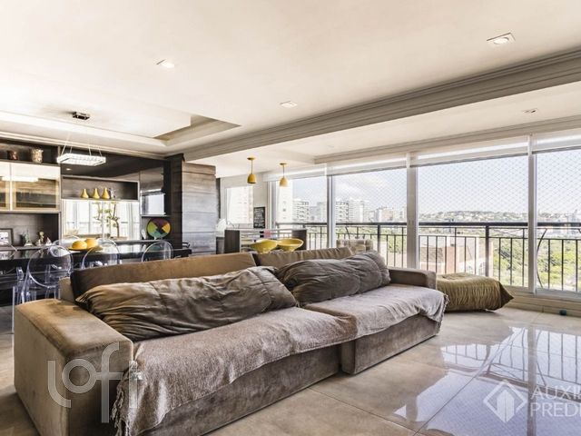 Apartamento com 141m², 4 dormitórios, 1 suíte, 2 vagas, Jardim Europa em Porto Alegre