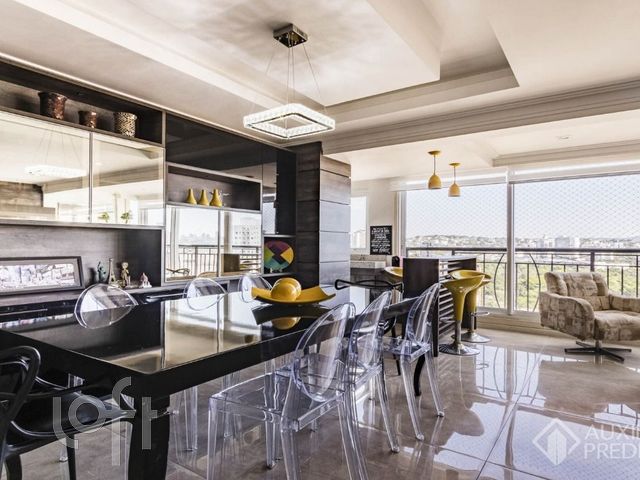 Apartamento com 141m², 4 dormitórios, 1 suíte, 2 vagas, Jardim Europa em Porto Alegre