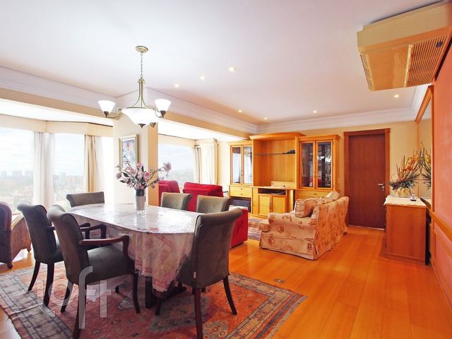 Apartamento com 280m², 3 dormitórios, 1 suíte, 3 vagas, Três Figueiras em Porto Alegre