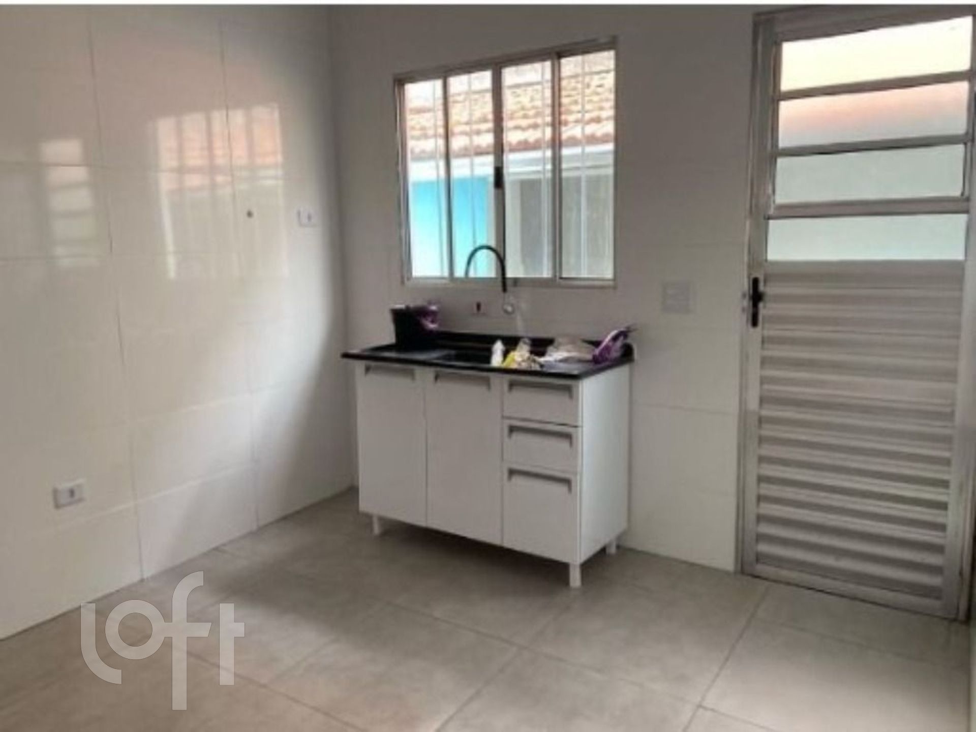 Casa à venda com 3 quartos, 136m² - Foto 2