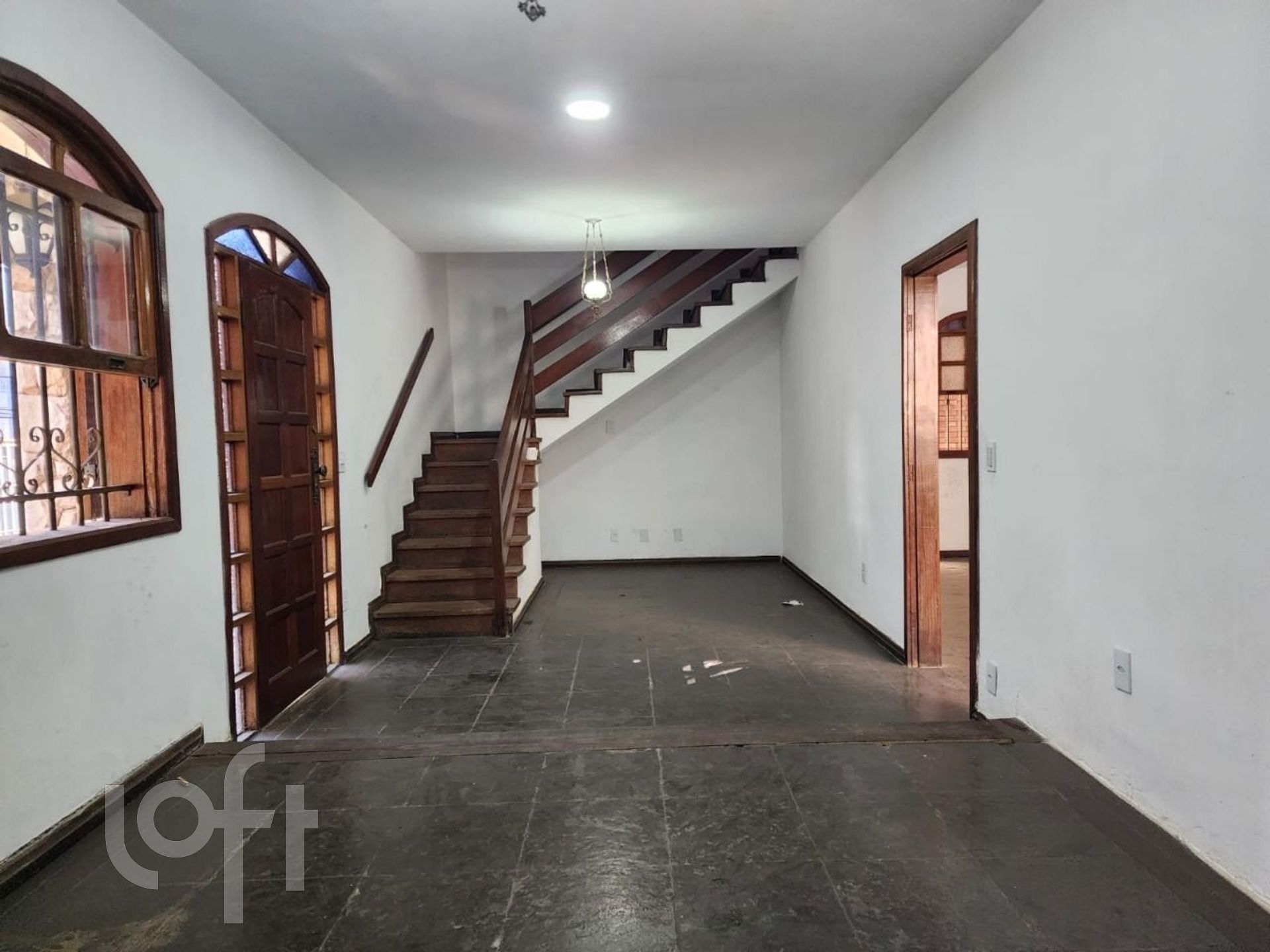 Casa à venda com 4 quartos, 227m² - Foto 3