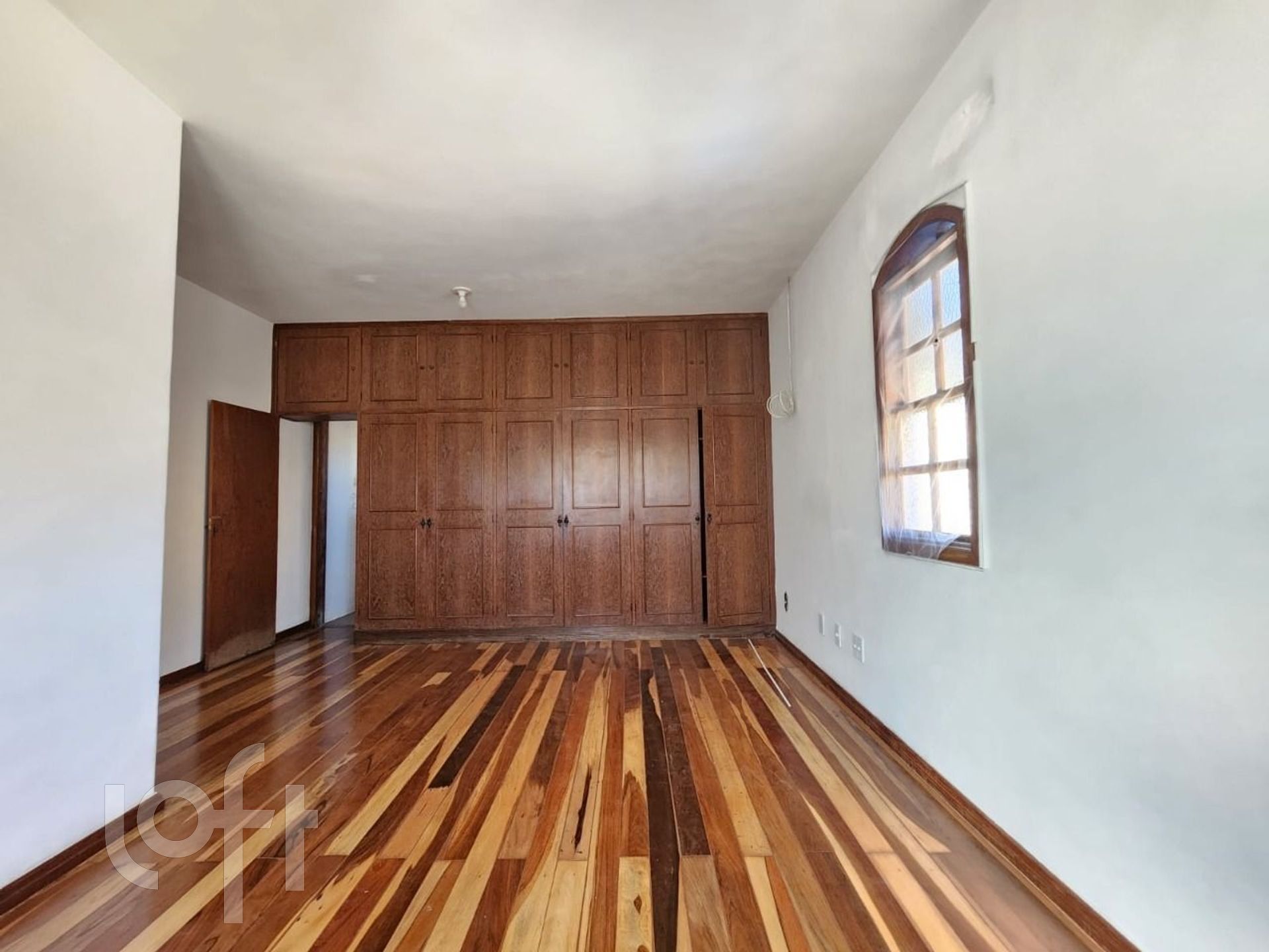 Casa à venda com 4 quartos, 227m² - Foto 13