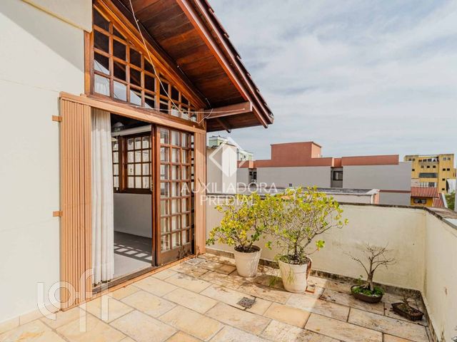 Apartamento com 135m², 2 dormitórios, 1 vaga, Santana em Porto Alegre