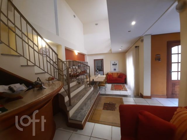 Casa com 347m², 5 dormitórios, 4 suítes, 3 vagas, Higienópolis em Porto Alegre