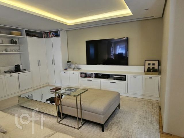 Casa com 400m², 3 dormitórios, 3 suítes, 5 vagas, Chácara das Pedras em Porto Alegre