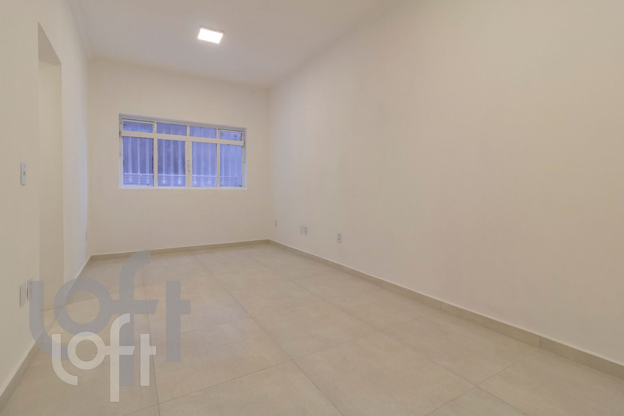 Apartamento à venda com 1 quarto, 23m² - Foto 2