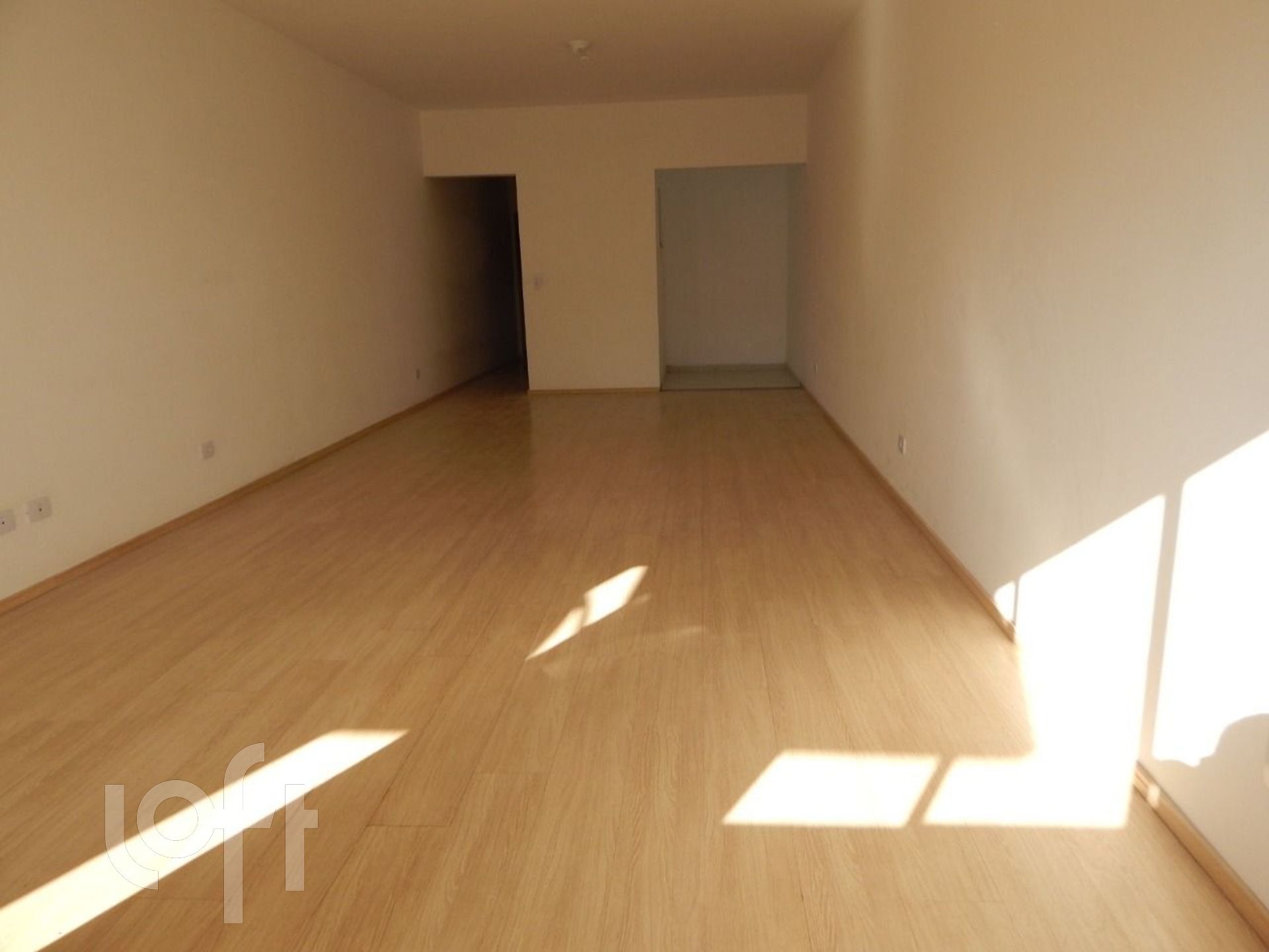 Casa à venda com 3 quartos, 300m² - Foto 2