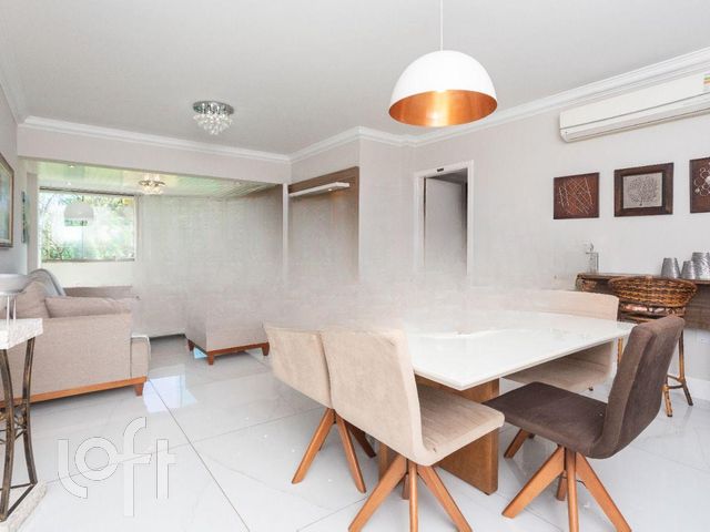 Apartamento com 123m², 3 dormitórios, Vila Ipiranga em Porto Alegre