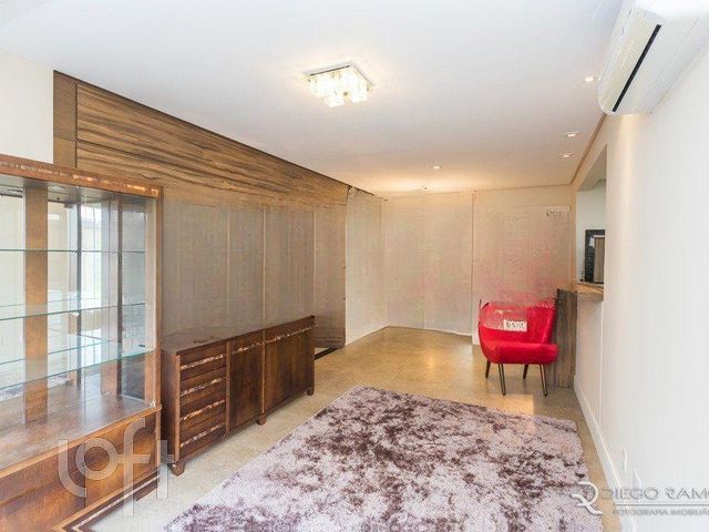 Apartamento com 72m², 2 dormitórios, 1 suíte, 1 vaga, Jardim Botânico em Porto Alegre