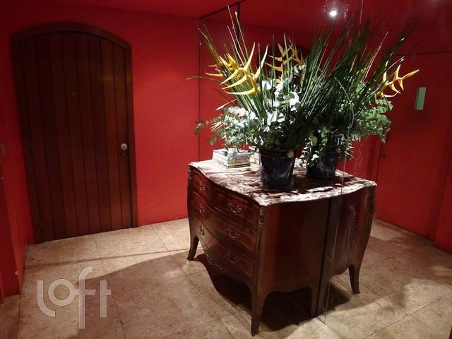 Apartamento com 556m², 4 dormitórios, 1 suíte, 2 vagas, Rio Branco em Porto Alegre