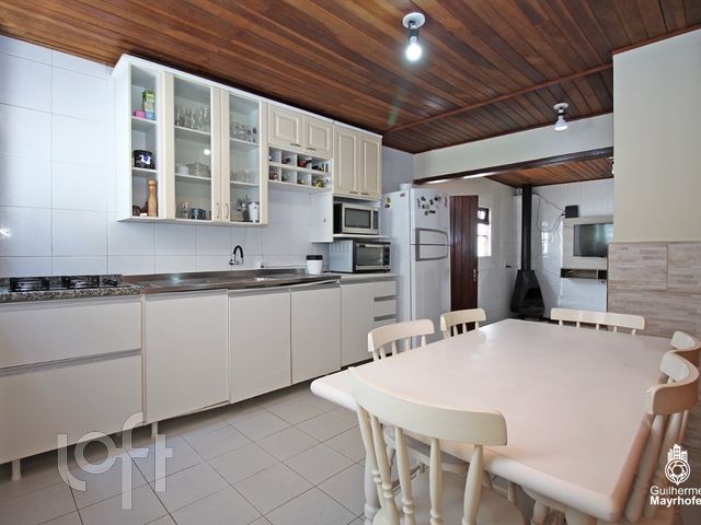 Casa com 89m², 3 dormitórios, 1 suíte, Menino Deus em Porto Alegre