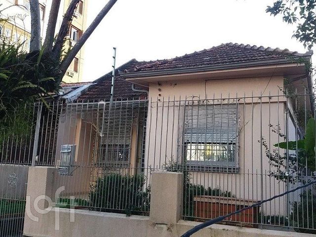 Casa com 198m², 3 dormitórios, 1 suíte, 2 vagas, Menino Deus em Porto Alegre