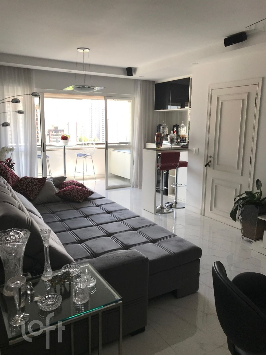 Apartamento à venda com 3 quartos, 99m² - Foto 1