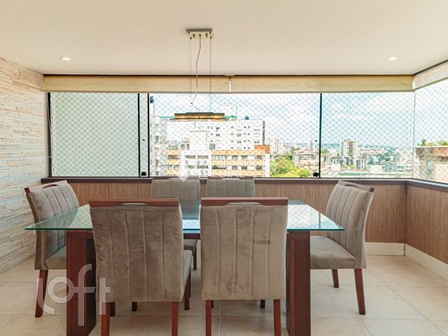 Apartamento com 89m², 3 dormitórios, 1 suíte, 2 vagas, Bela Vista em Porto Alegre