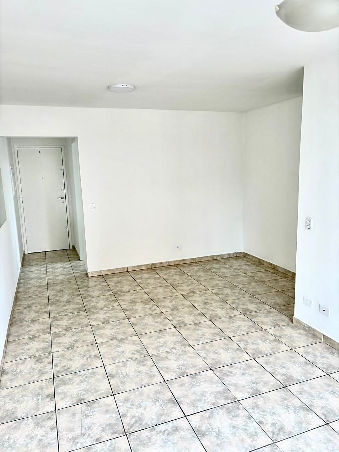 Apartamento à venda com 2 quartos, 70m² - Foto 2