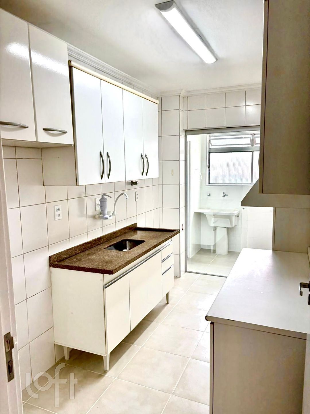 Apartamento à venda com 2 quartos, 70m² - Foto 4